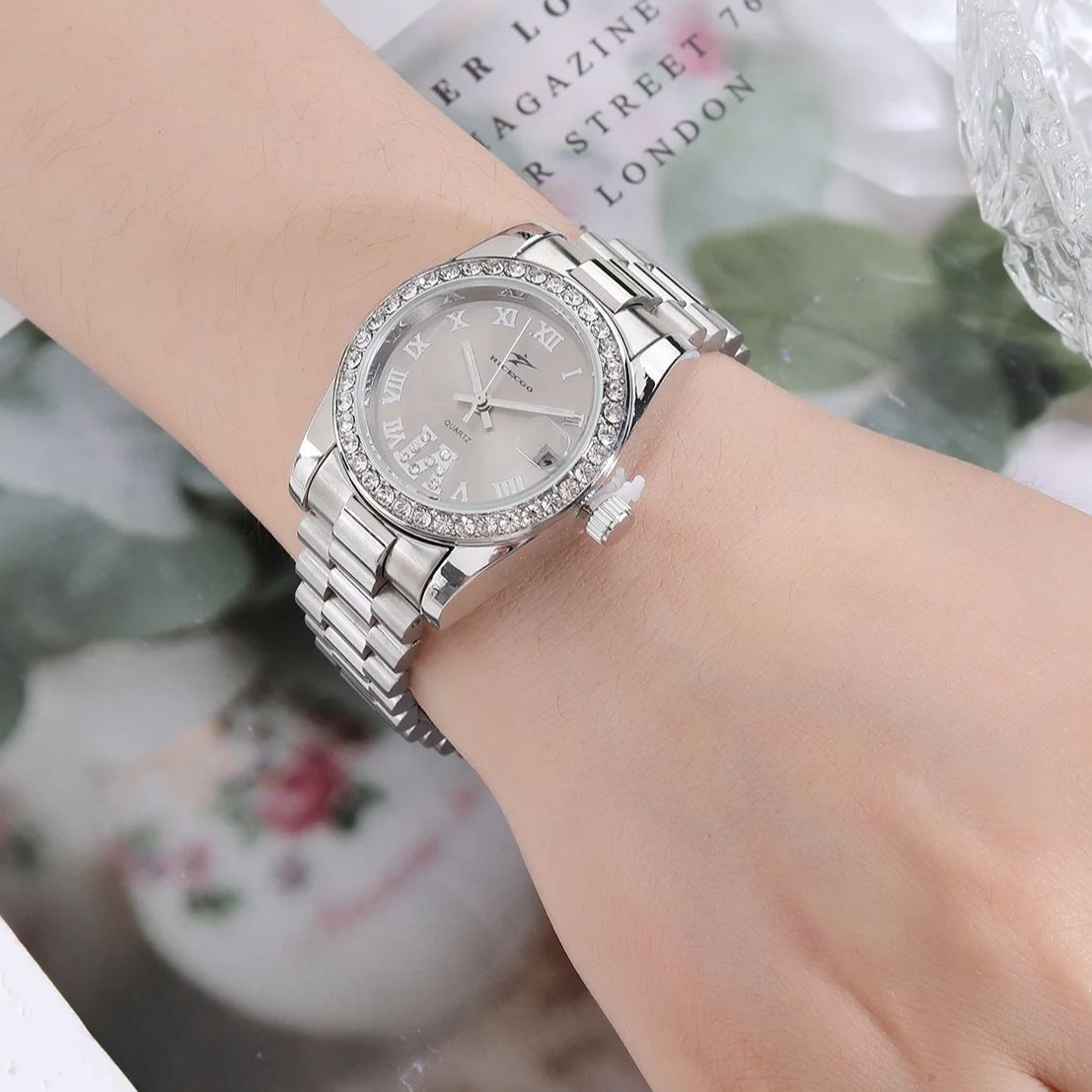 A ladies' quartz watch with al - Watch Bezel Insert 评论和价格